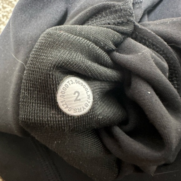 lululemon align 6” logo short - Picture 3 of 3